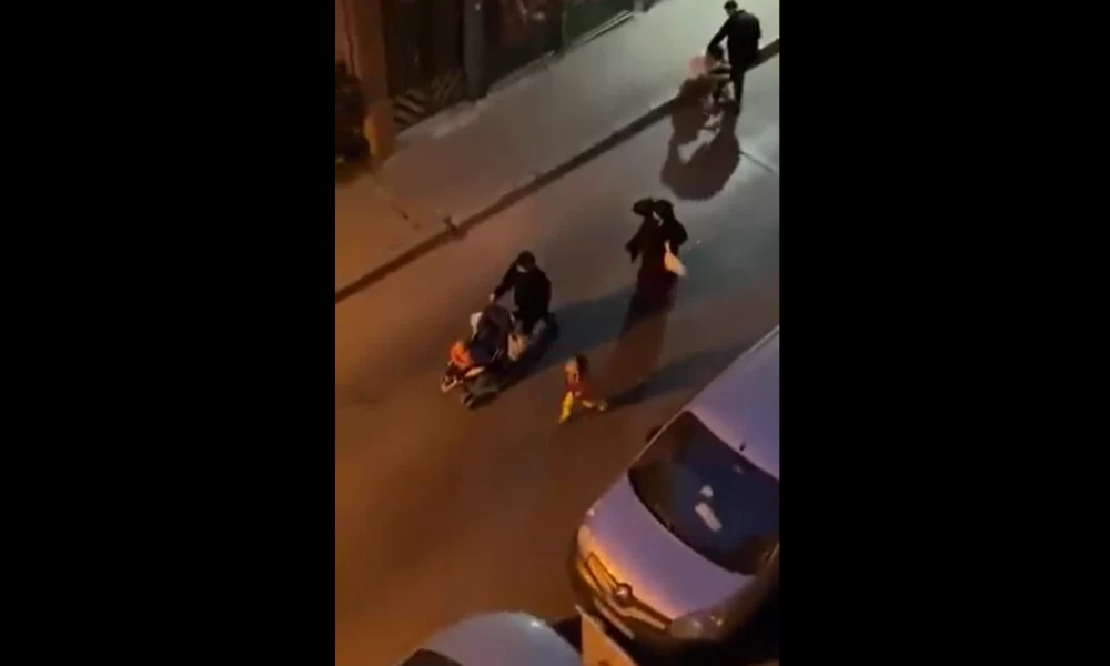 Τουρκία: Οικογένεια με μικρά παιδιά τριγυρνά στους δρόμους και ζητάει φαγητό